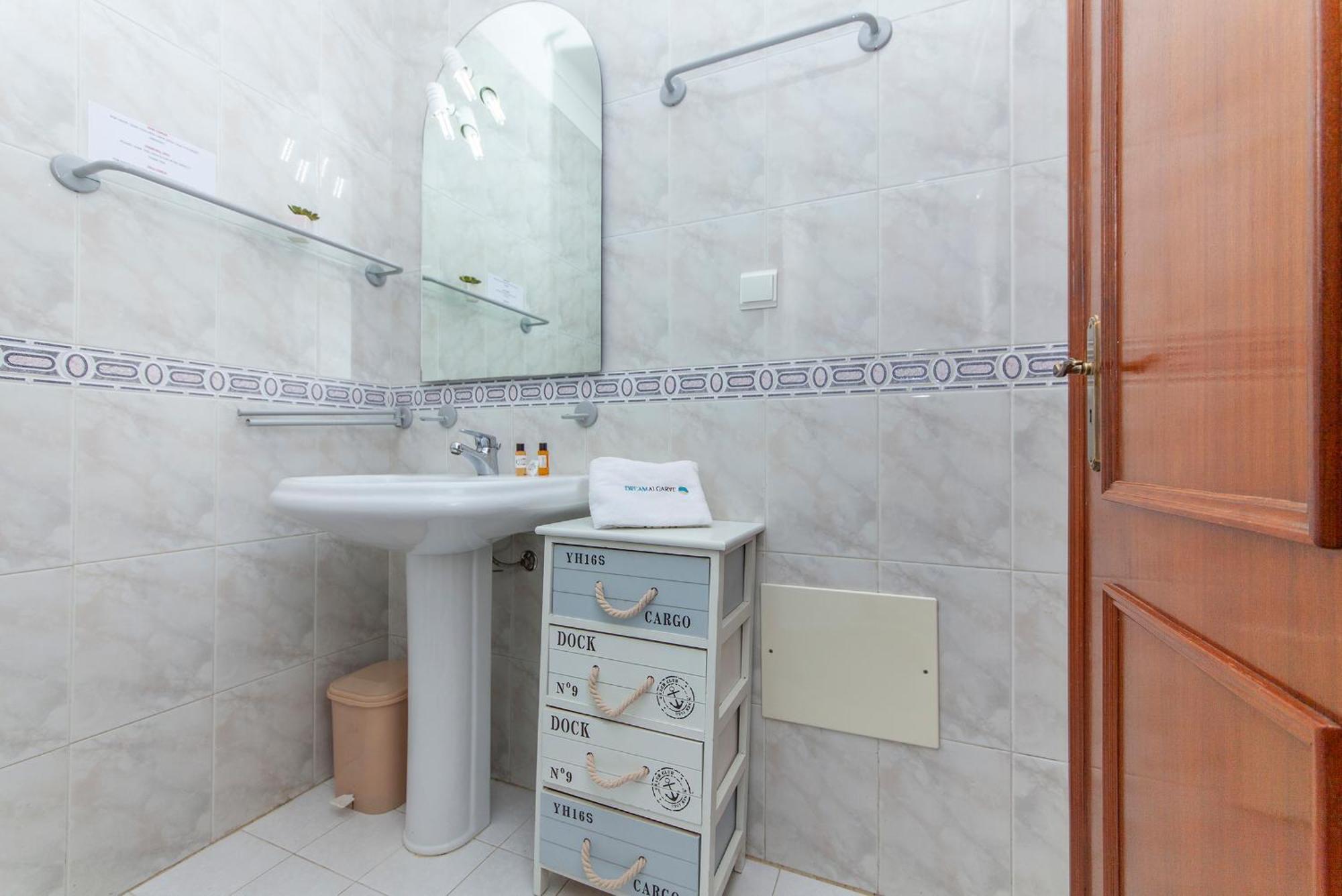 P - Meia-Praia Seaview Guesthouse Lagos Quarto foto